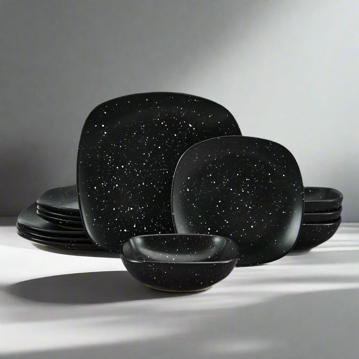 black dinnerware