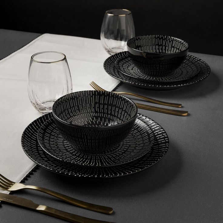 black tableware