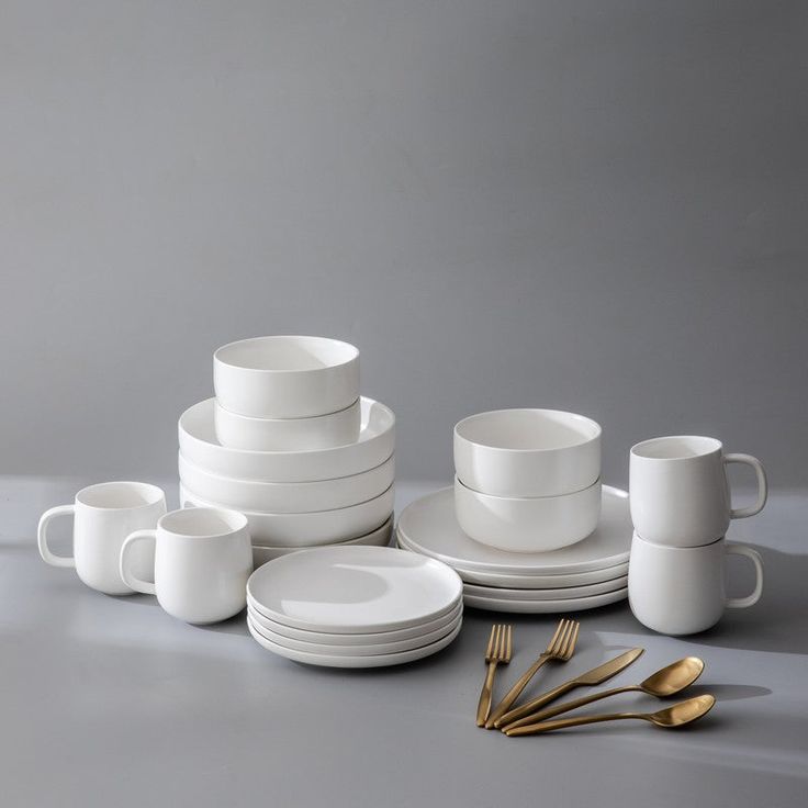 tableware set for 4