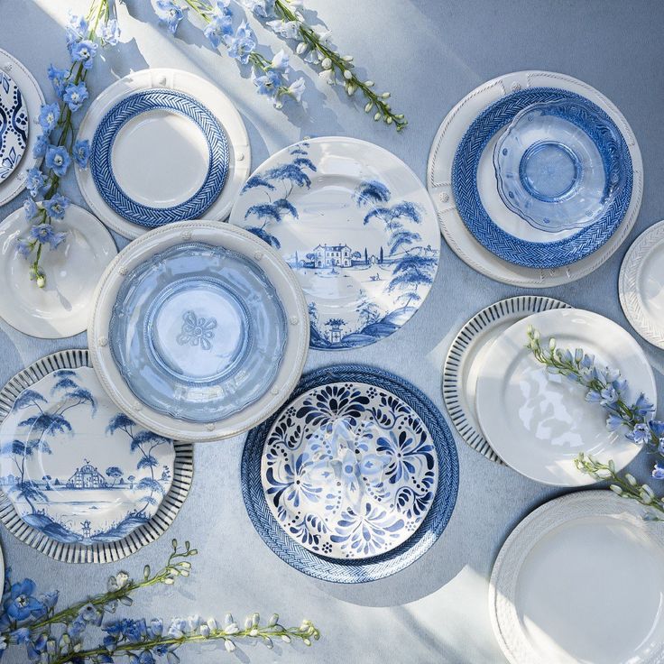 Blue and White Tableware: How to Mix and Match Designs