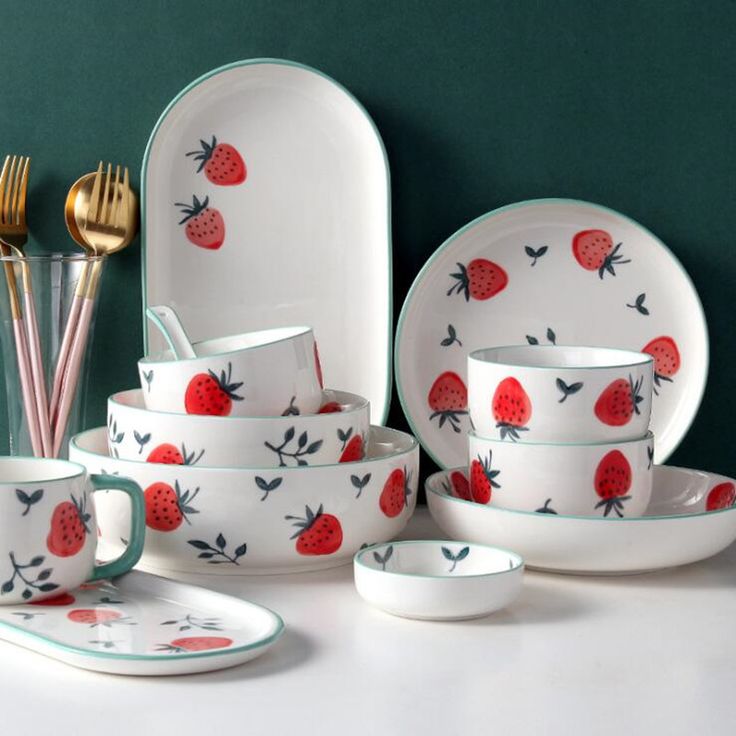 Cute Strawberry Tableware