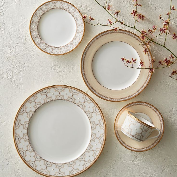 Elite Tableware: Top Trends for Luxurious Dinner Settings